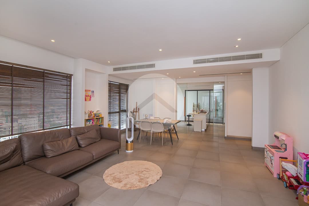 24th Floor Luxury 3 Bedroom For Sale - Embassy Central, Phnom Penh - Image 2